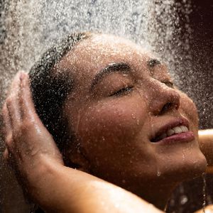 Showerpipe 210/340 1 straalsoort EcoSmart Raindance Alive Q Brushed Black Chrome