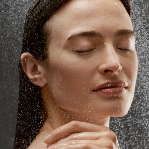 Hoofddouche 250 met douchearm 3 straalsoorten EcoSmart Wand Polished Gold Optic Rainfinity