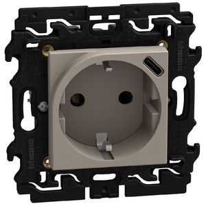 Doos a 5st. Light Now Wandcontactdoos 2P+A met USB type C oplader - 2 mo