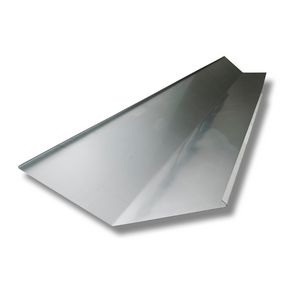 Lengte a 3mtr. standaard zinken kilgoot 135° 235x235mm