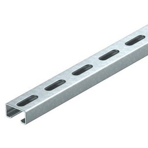 Lengte a 2m. profielrail geperforeerd sleufbreedte 18mm 40x225mm staal