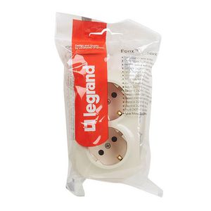 Wandcontactdoos 2x2P + A creme met KV Forix