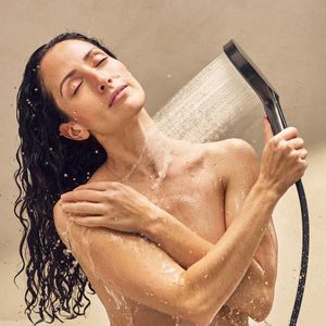 Handdouche Rainfinity 130 3 straalsoorten EcoSmart+Brushed Black Chrome