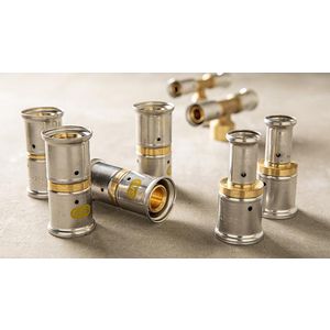 Aansluiting / 2-del. koppeling haaks 34P persaansluiting 26x3/4" wartel vlakdichtend CuSI CW724