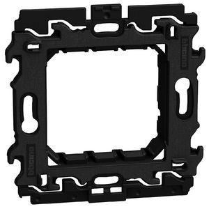 Light Now inbouwraam voor verticale contactdoos monoblok en 57mm BE