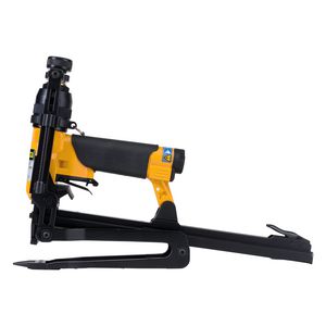 Pneumatische niettang voor A-nieten 6-16mm met aambeeld