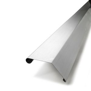 Lengte a 3mtr. zinken KliQ deklijst 45/70mm 135° VVE=5