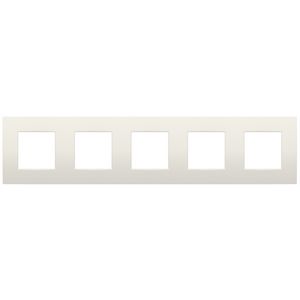 5-voudige afdekplaat 71mm centerafstand Niko Intense cotton white textured