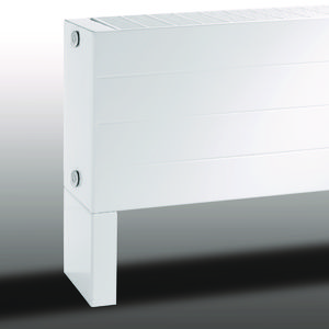 Plintradiator Primula P4/180 L=1400mm 6x1/2" RAL9016 2573W