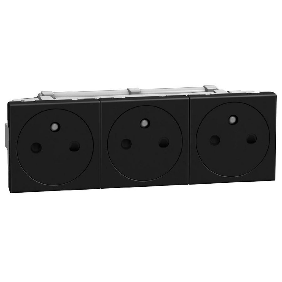 Doos a 30st. Light Now vlakke Wandcontactdoos 3X2P+Penaarde voorbedraad