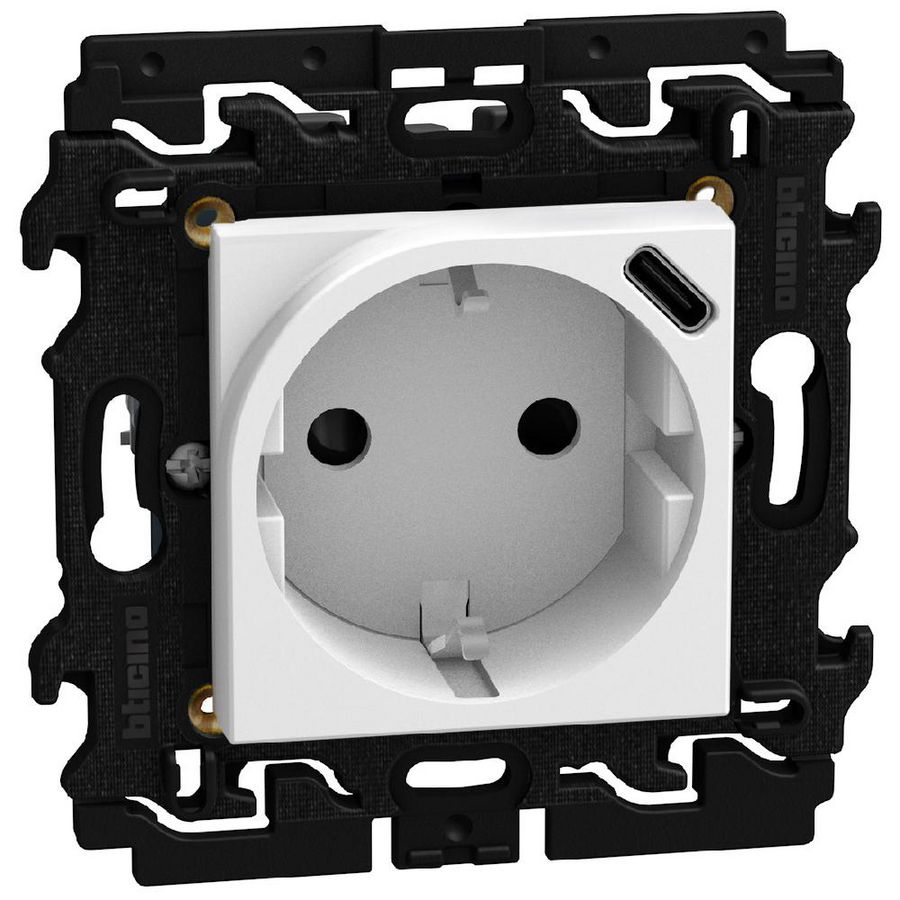 Doos a 5st. Light Now Wandcontactdoos 2P+A met USB type C oplader - 2 mo