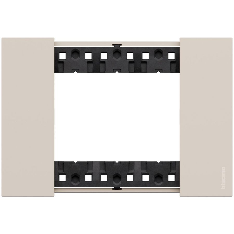 Afdekplaat 3 module zand K4703 LivingNow