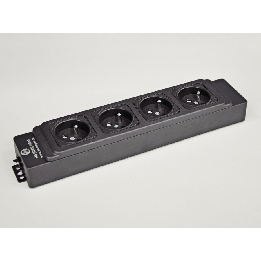 Netbox GST18I3 4x230v bek in/out zwart