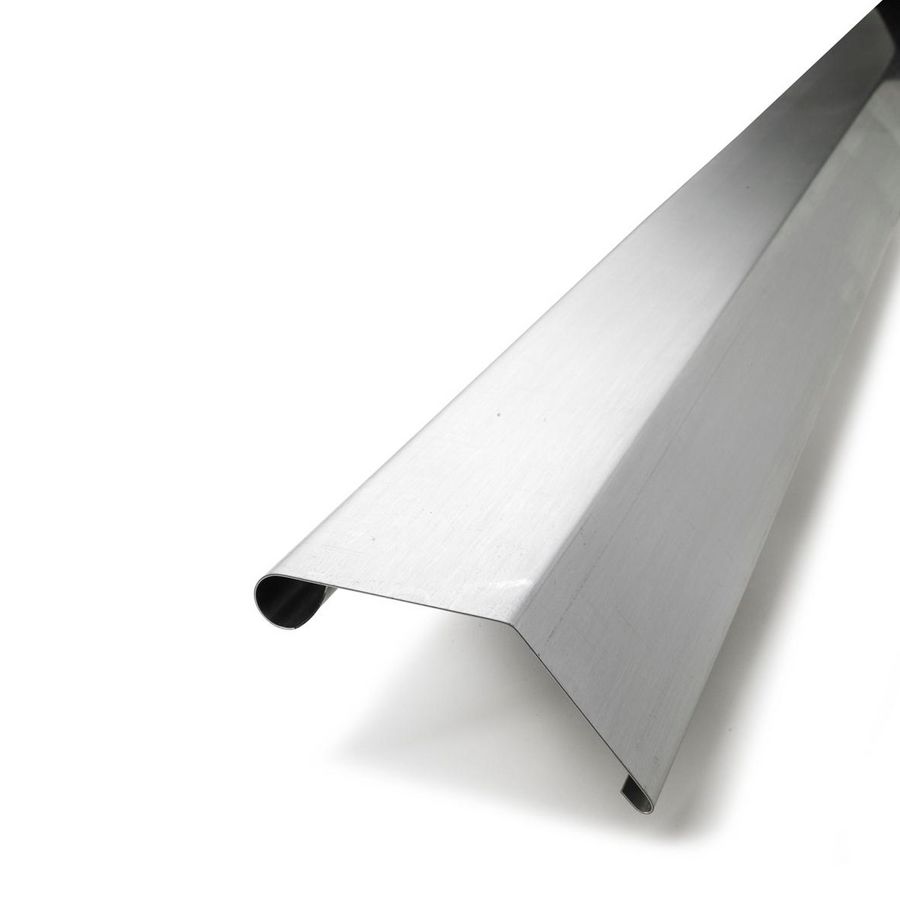 Lengte a 3mtr. zinken KliQ deklijst 45/70mm 135° VVE=5