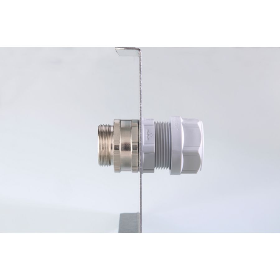 EMC adapter tri messing vernikkeld M12x1,5 tot IP68 O-ring
